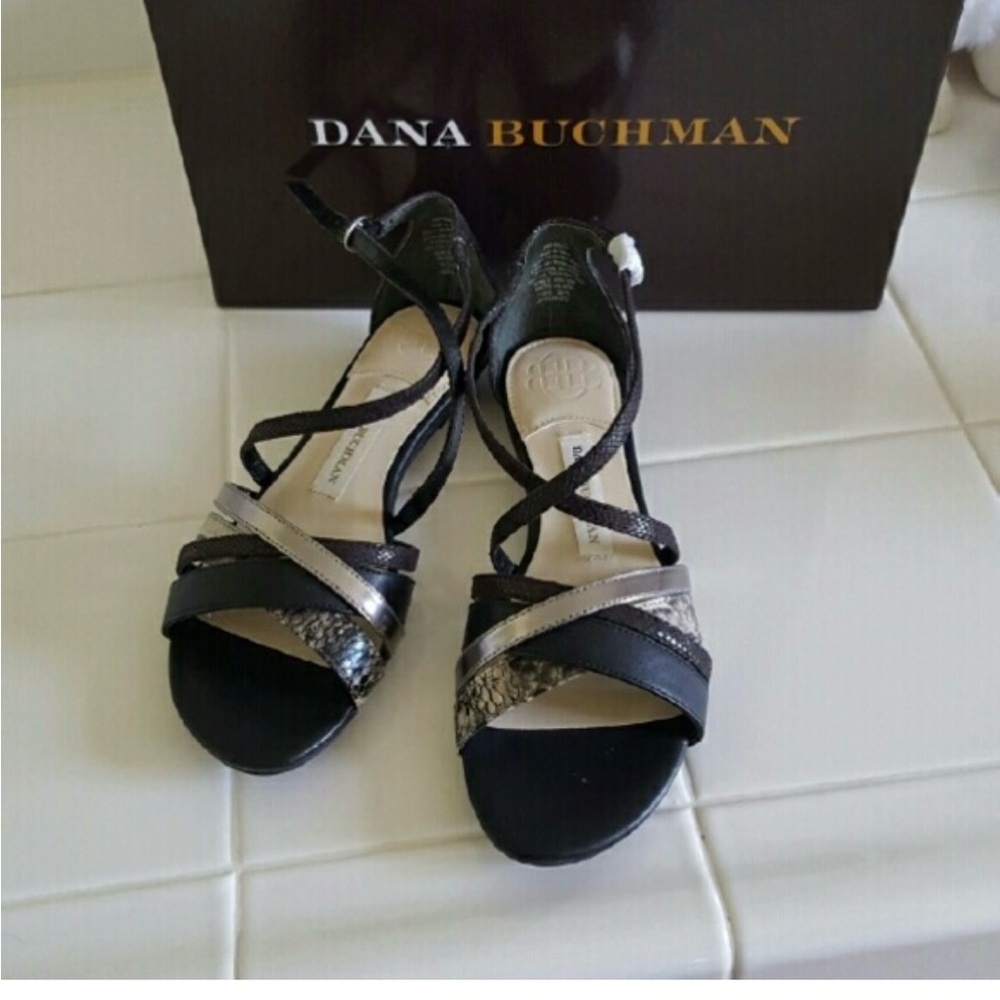 Shoes size 6